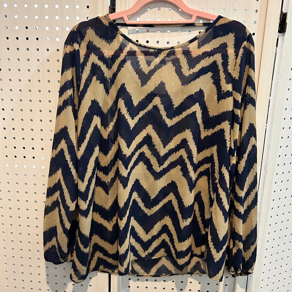 Charming Charlie Top Medium Chevron Print Long Sleeve Blouse Womens